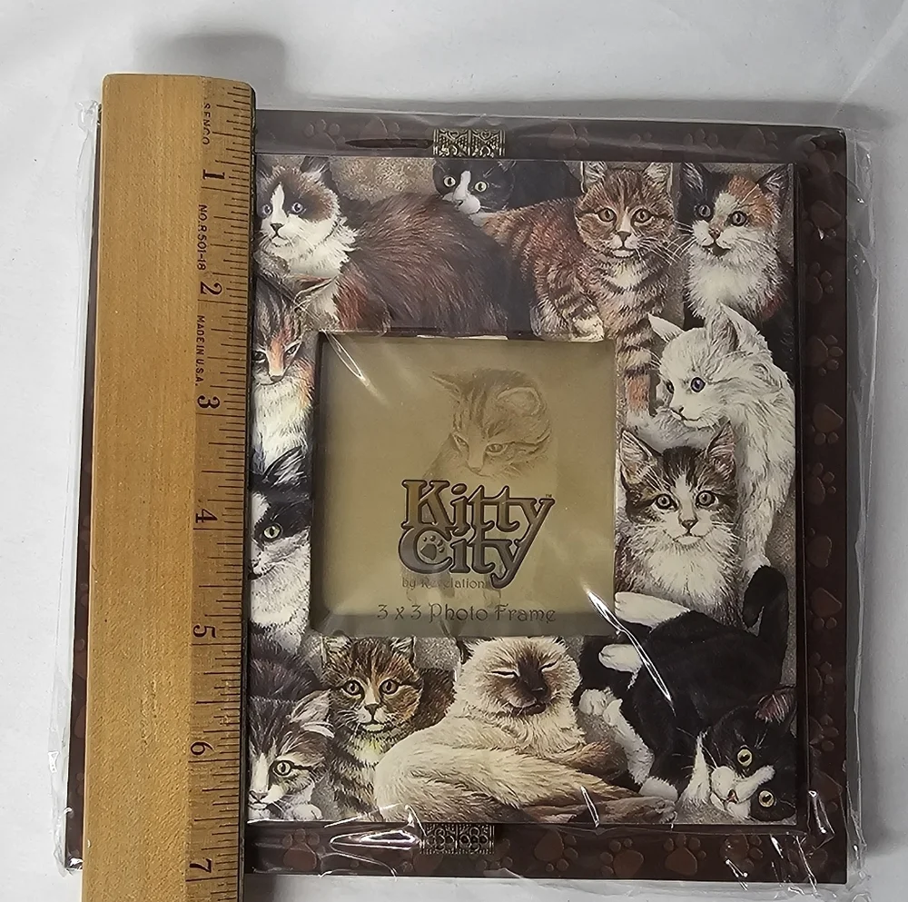 ​Kitty City 3x3 Photo Frame Revelations Cats Kittens Collage Art NIP CUTE!